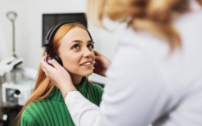 La importancia de las revisiones auditivas regulares